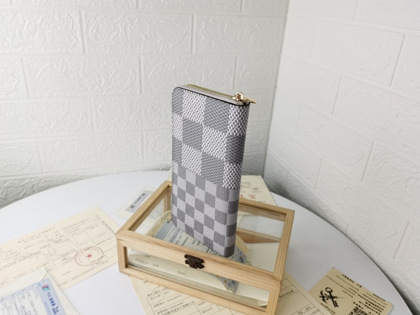 LVコピーウォレット側面デザイン